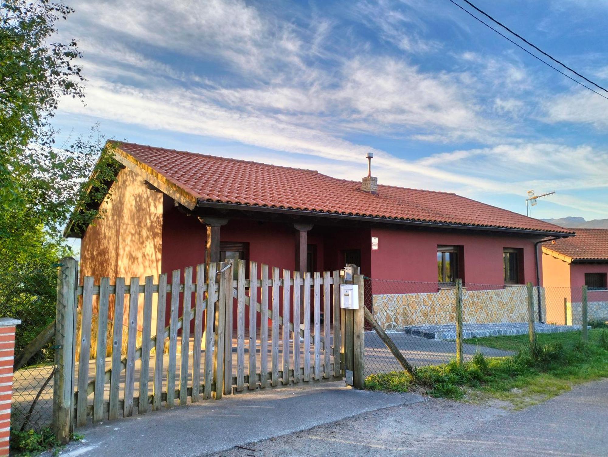 La Casa De Nuria Casa de hóspedes Onís Exterior foto